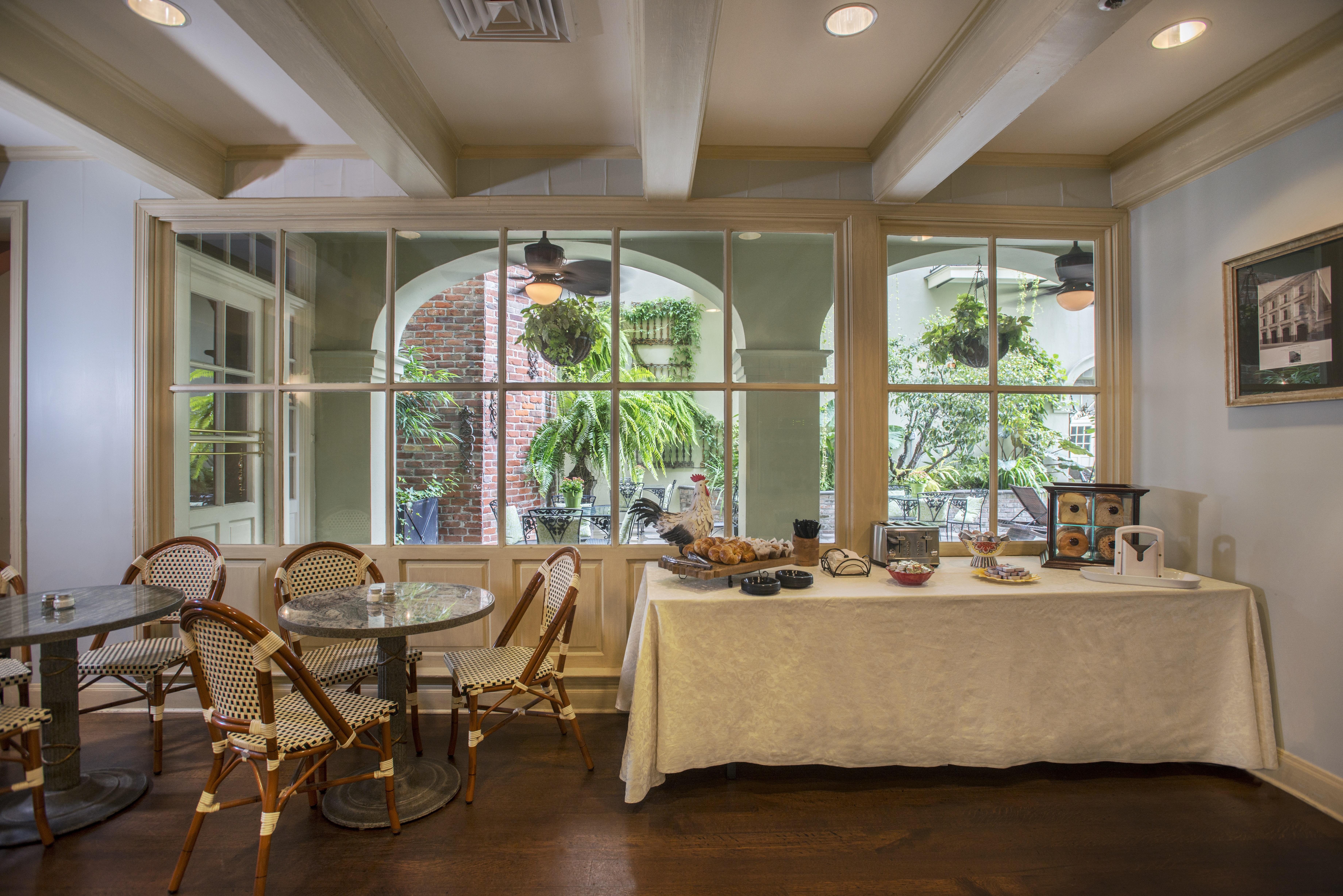 Bienville House Hotel New Orleans Exterior photo